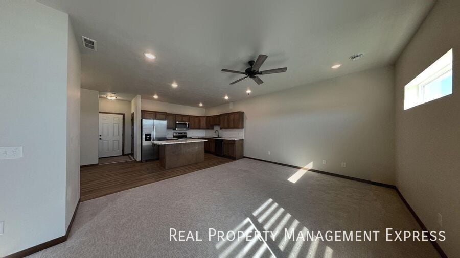 Building Photo - Stunning 3-Bedroom 2.5-Bathroom Townhome