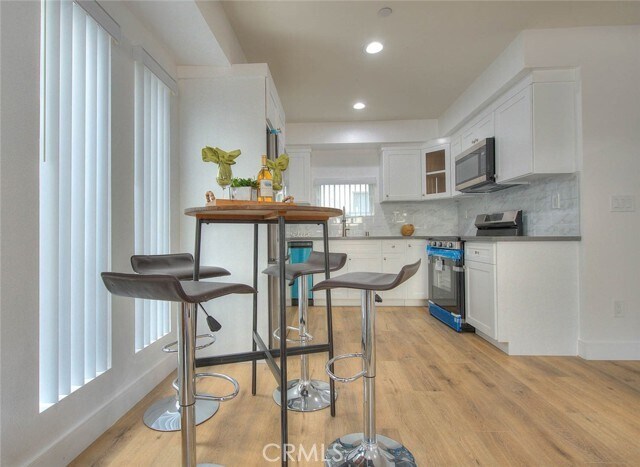 Building Photo - 11728 Hamlin St