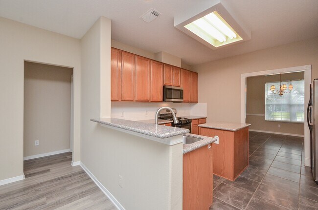 Building Photo - 18514 Alemarble Oak St