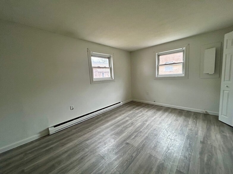 Bed 1 - 36 Candice St