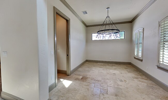 Building Photo - 1240 Poinsettia Ave