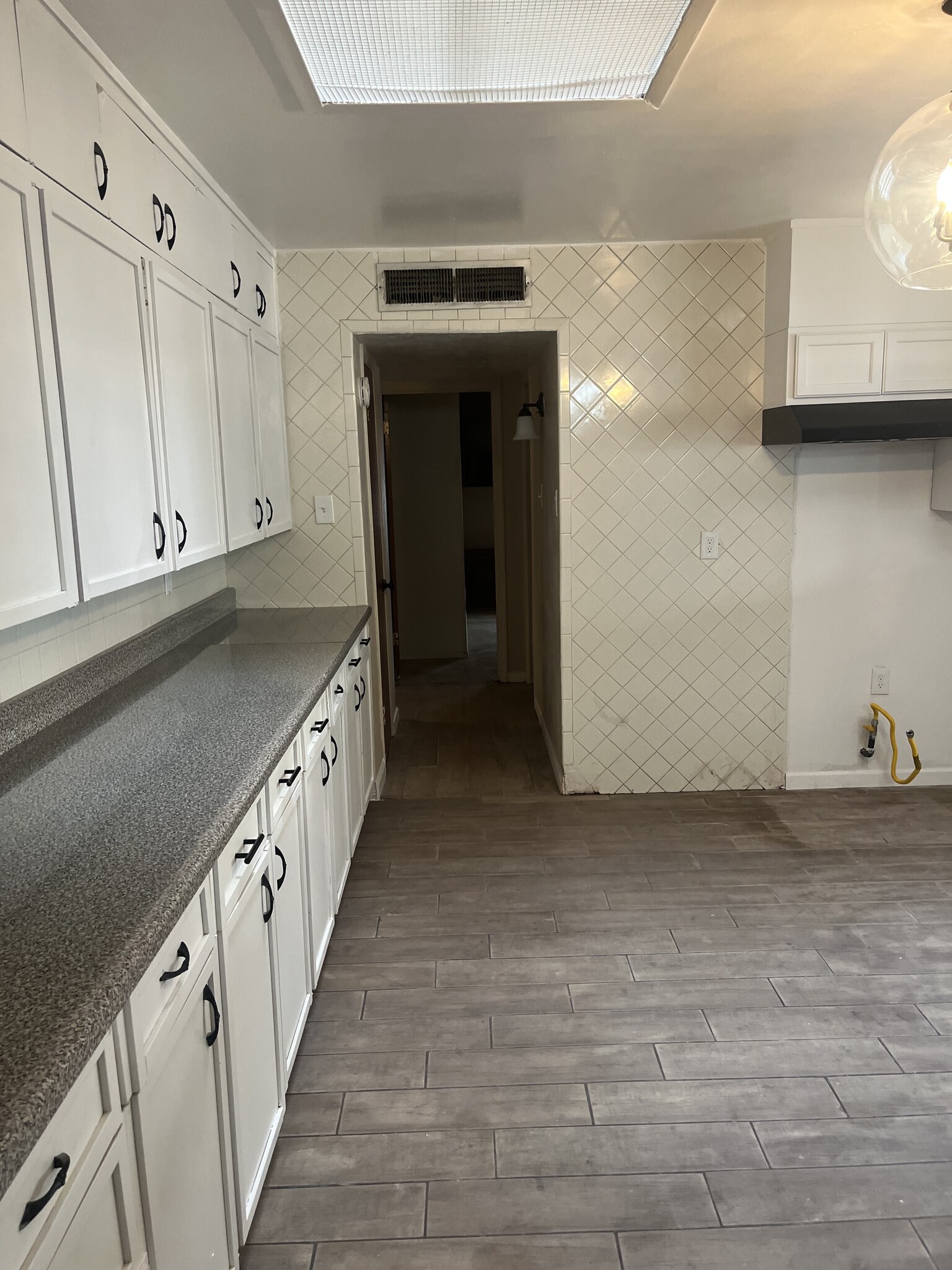 Kitchen - 8700 Winchester Rd