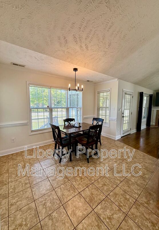Building Photo - 6205 Yorkie Ct