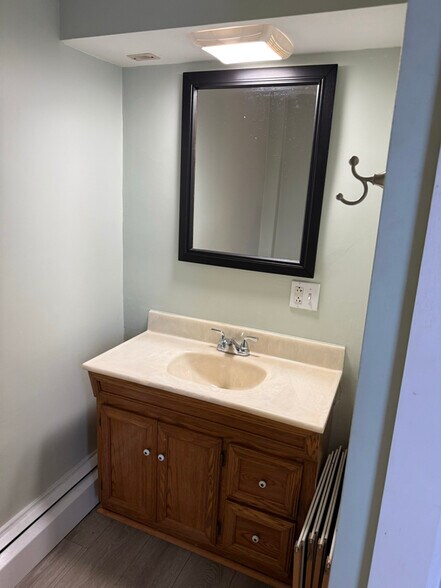 Building Photo - 310 Main St