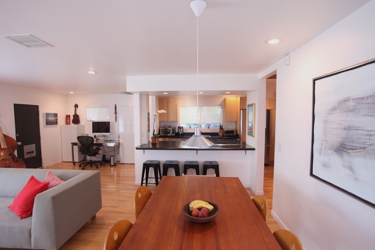 Building Photo - 2112 Lake Shore Ave