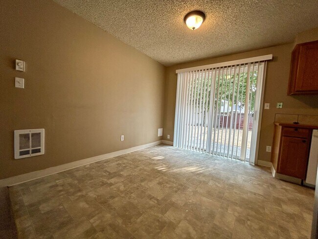 Building Photo - 509-511 SE 110th Ave