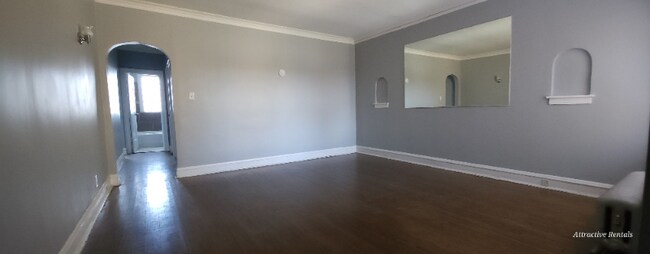 Building Photo - 8010 S Eberhart Ave