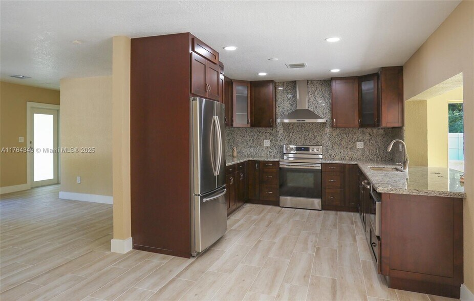 Building Photo - 8870 SW 87th St