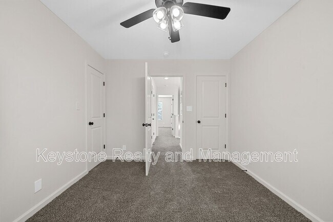 Building Photo - 174 Oak St