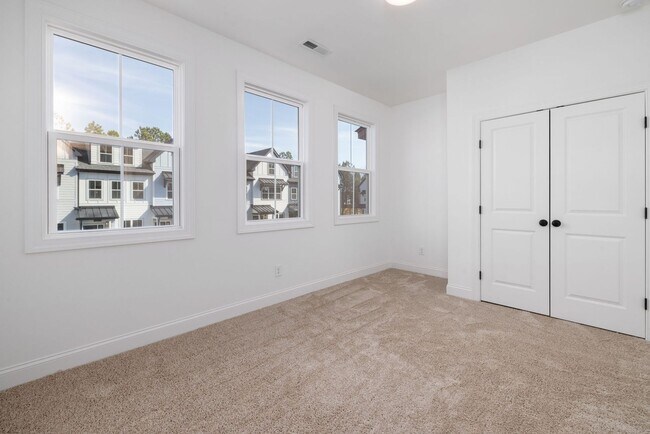 Building Photo - **OFFERING RENT DISCOUNT PROMOTION FOR FIRST 6 MONTHS** New Construction 4BD, 3.5BA Raleigh Townh...