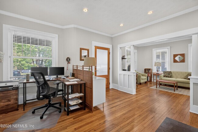 Building Photo - 1555 Belmonte Ave