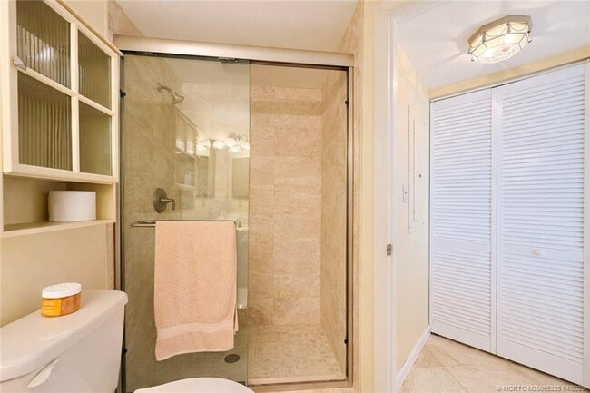 Building Photo - 9500 S Ocean Dr