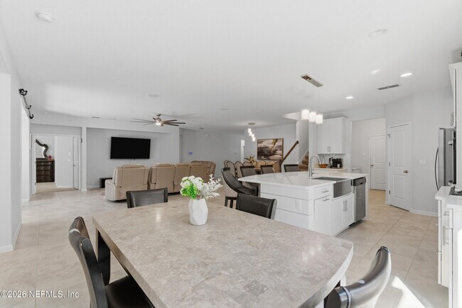 Building Photo - 454 Willow Lake Dr