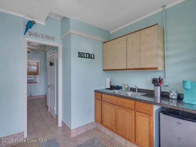 Building Photo - 3957 Canal Dr