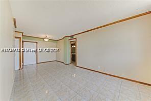 Building Photo - 2025 NE 164th St