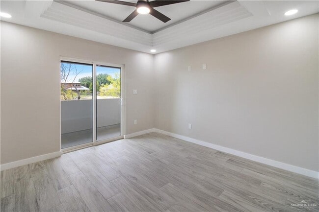 Building Photo - 16 May St