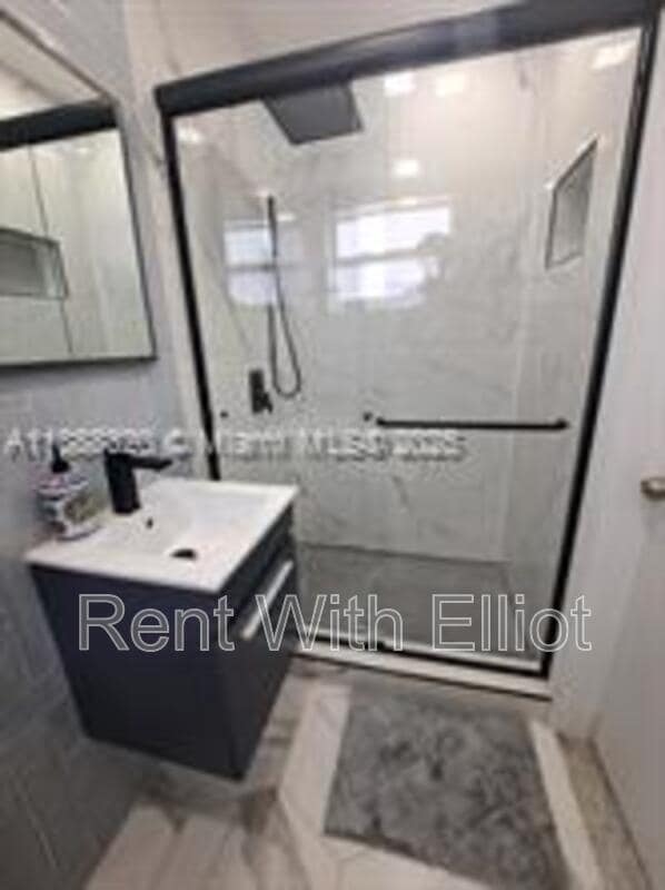 Building Photo - 2242 Polk St