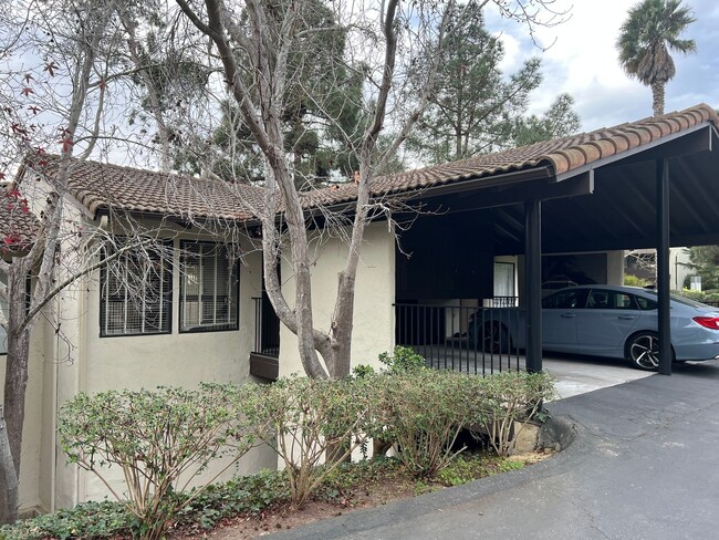 Building Photo - Santa Barbara Highlands townhome