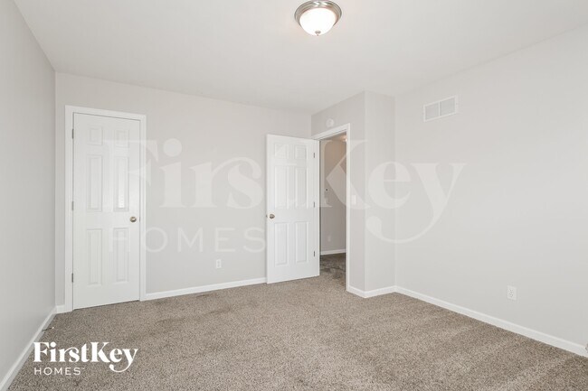 Building Photo - 3891 Cambridge Crossing Dr