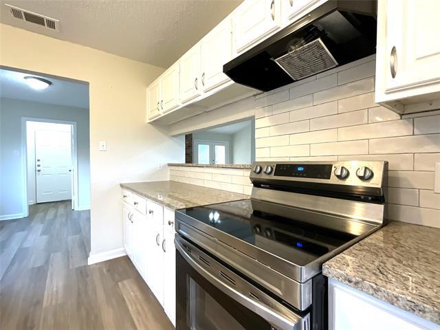 Building Photo - 2820 Chisolm Trail