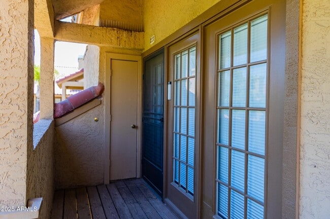 Building Photo - 4901 S Calle Los Cerros Dr