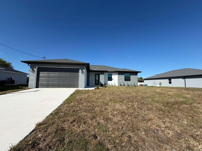 Building Photo - 4224 NE 22nd Pl