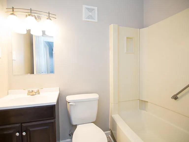 Building Photo - 620 Maryland Ave