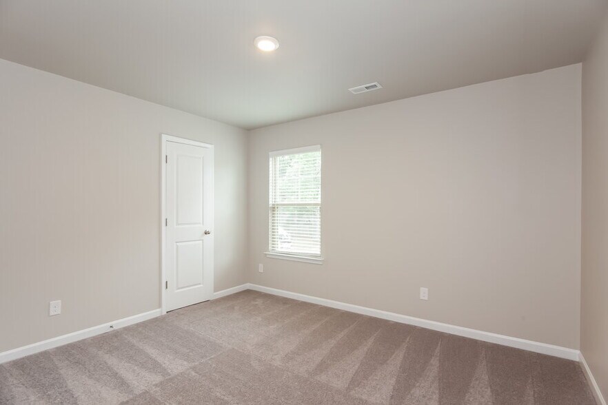 Building Photo - 208 Neal Dr