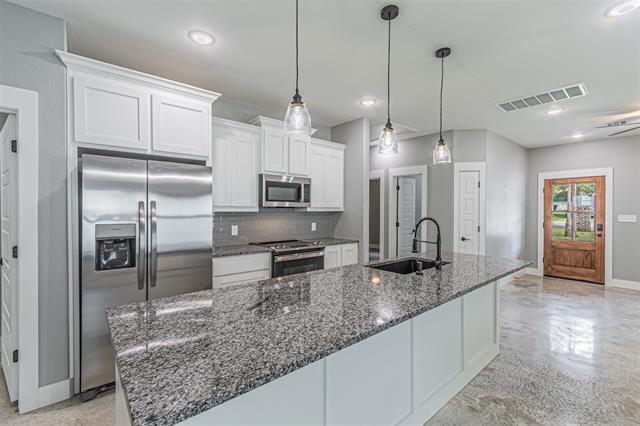 Building Photo - 117 W Sears St