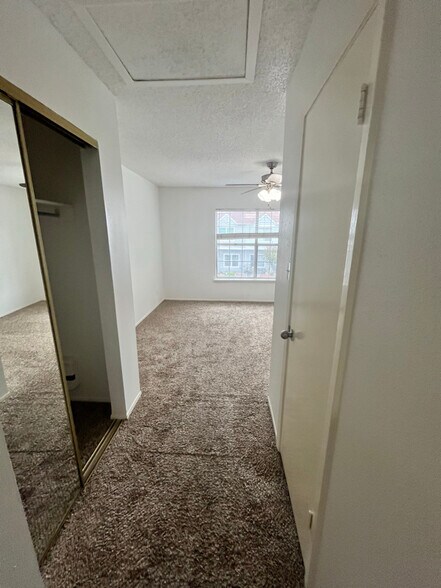 Building Photo - 1812 Gary's Park St