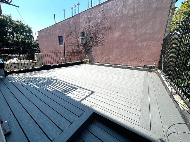 Building Photo - 378 50th St
