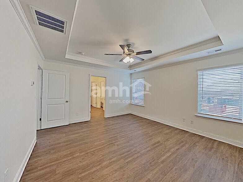 Building Photo - 427 Catawba St