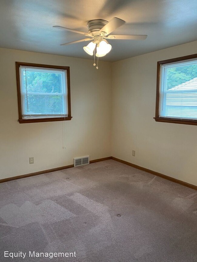 Building Photo - 3 br, 2 bath House - 43 S. Edgehill