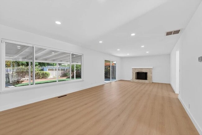 Building Photo - San Jose