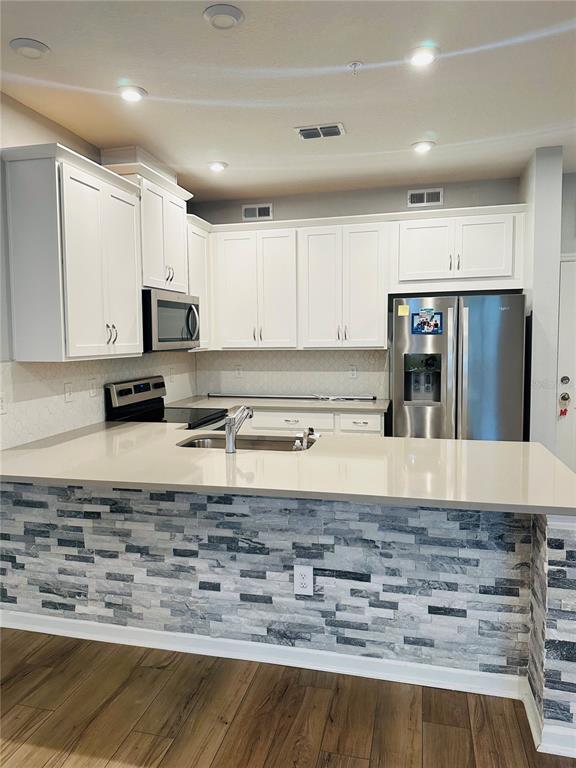 Building Photo - 11321 Sunsail Ave