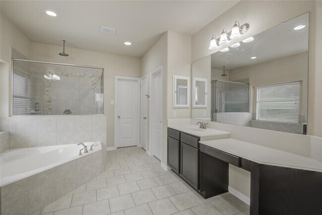 Building Photo - 7238 Thelfor Ct