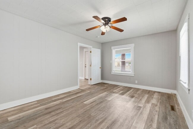 Building Photo - 3 Bedroom | 2 Bathroom | Springfield MO