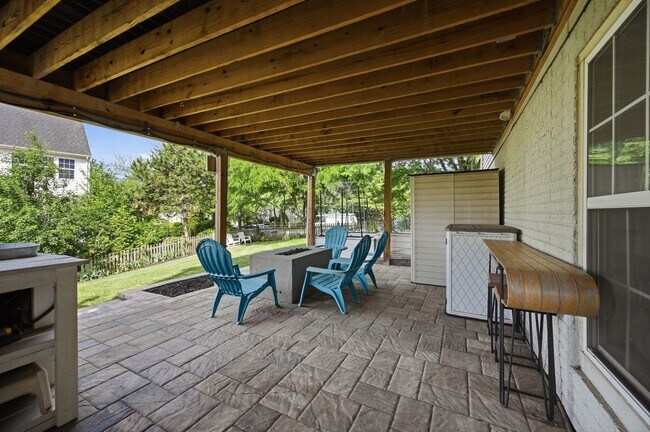 Building Photo - Spacious Home in a Great Leesburg Location