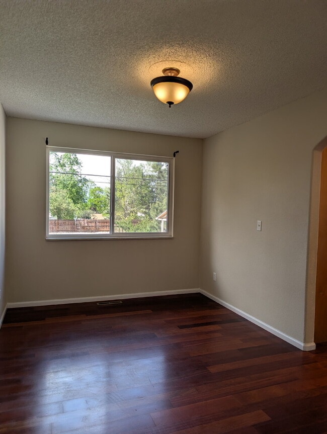 Building Photo - 1175 E Dry Creek Pl