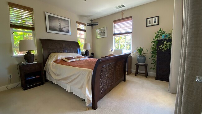 Downstairs Bedroom Suite - 297 Drummond Dr