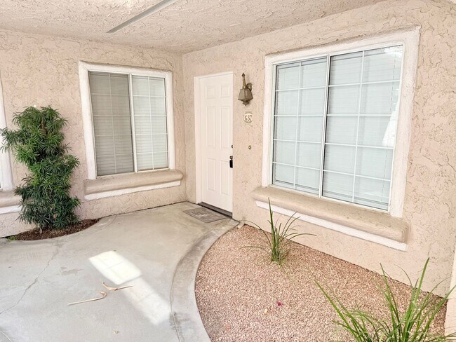 Building Photo - Freshly Updated 2-Bedroom Condo In The Mes...