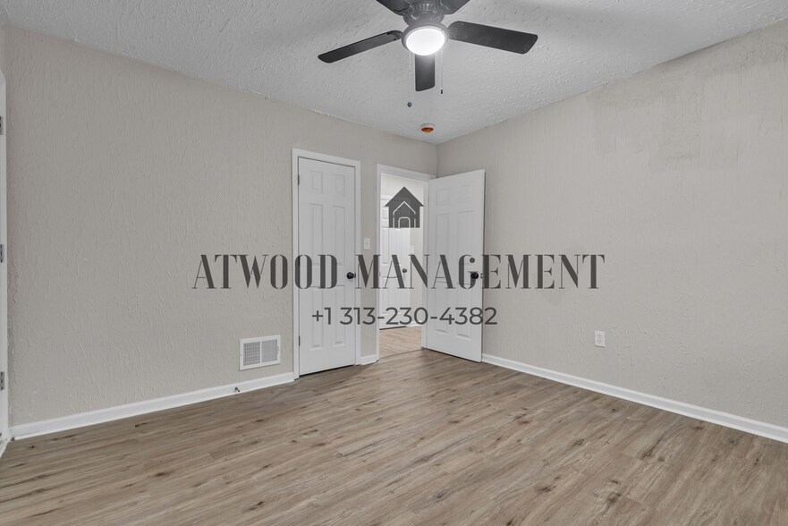 Building Photo - This beautifully updated 3-bedroom, 1-bath single-family home is ready for move-in!