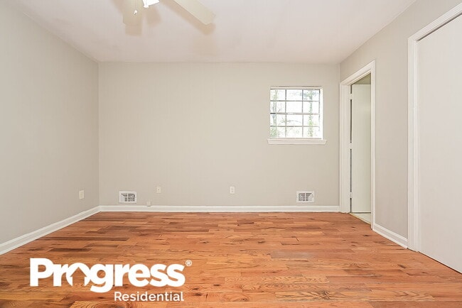 Building Photo - 6527 Cameron Rd