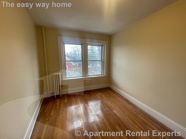 Building Photo - 15 Linnaean St