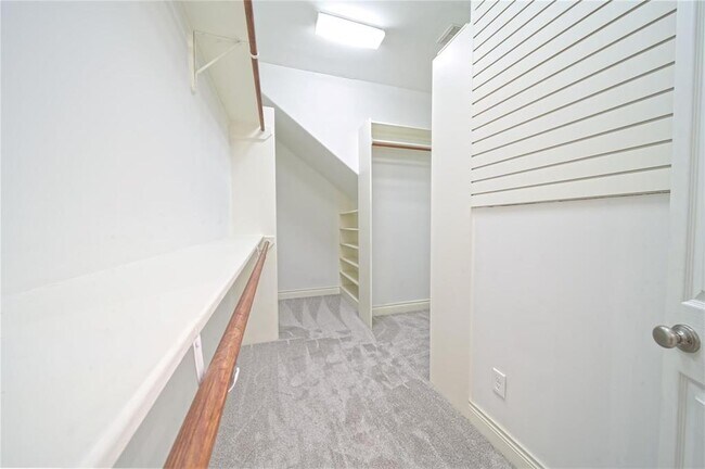 Building Photo - 910 Peachwood Bend Dr