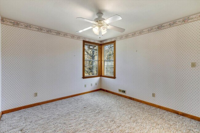 Building Photo - 20 Rosedale Rd