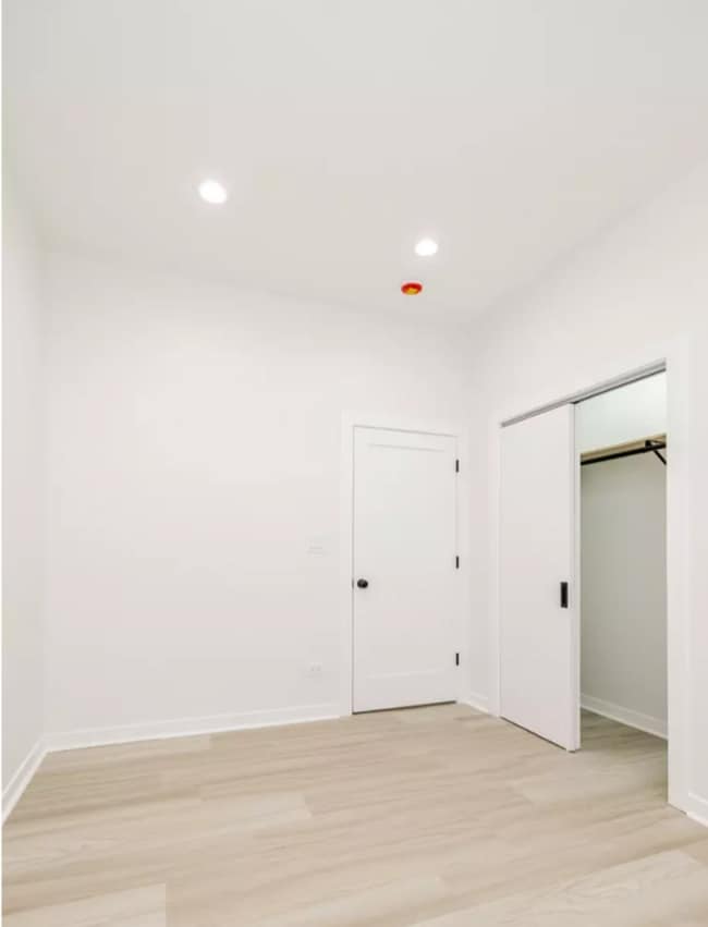 Building Photo - 1052 N Central Park Ave