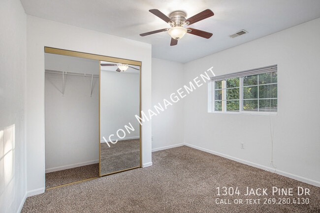 Building Photo - 1304 Jack Pine Way