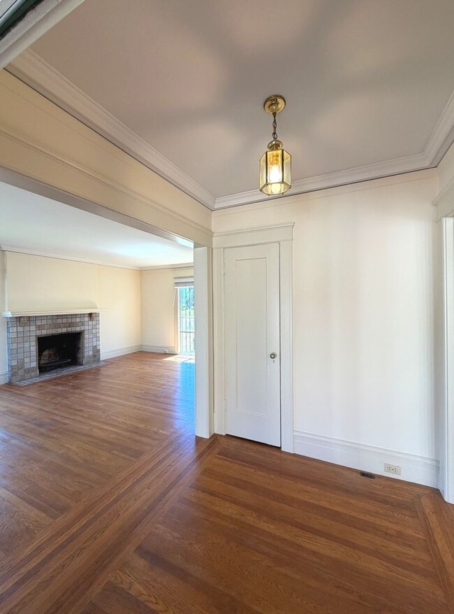 Building Photo - UPDATED BRIGHT HUGE 1650sf 2BR/1BA+BONUS Home Balboa Terrace LOTS of Natural Light AVAILABLE NOW