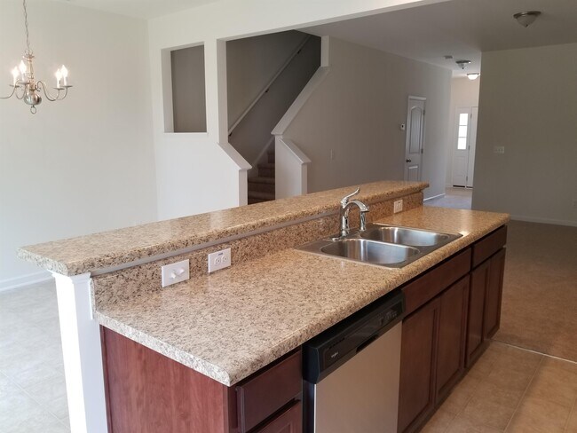 Building Photo - 49 E Grove Point Dr